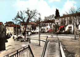 Monclar De Quercy - Quartier De La Poste - Place - Montclar De Quercy