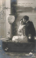 COUPLE -  La Lueur Brillant Ent Tes Yeux - Eclipse L'étoile Des Cieux - Carte Postale Ancienne - Couples
