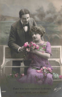 COUPLE -  Quand Deux Coeurs Unis Aiment Tendrement - La Vie Parait Belle - Carte Postale Ancienne - Paare