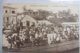 CPA Afrique Cameroun Douala - Course De Pirogues - Très Animée Vers 1910-1920 - Cameroun