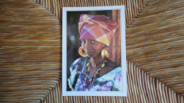 Gambie , Portrait De Femme à Georgetown - Gambia