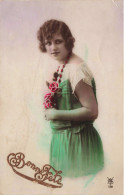 FANTAISIES - Femmes - Bonne Fête - Colorisé - Carte Postale Ancienne - Femmes