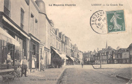 CPA 53 LASSAY / LA GRANDE RUE - Autres & Non Classés