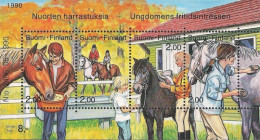 Finland Finnland Finlande 1990 Horses Set Of 4 Stamps In Block Mint - Hojas Bloque
