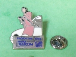 TB3AB / Pin's / France Télécom : Radiocom 2000 ( état ,voir Scan ) - France Télécom