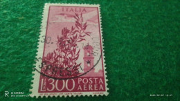 ıTALYA-1944-1946    300 LİRE    USED - Used