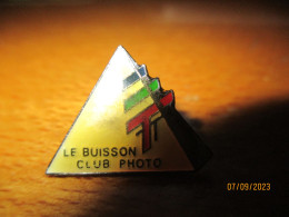 Lot 01 -- Pin's Le Buisson Club Photo -- Exclusif Sur Delcampe - Photographie