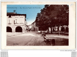 CPA (Réf : H597) NÉGREPELISSE (TARN-et-GARONNE 82) Rue Marcelin Viguier Côté Porte Basse (animée) - Negrepelisse