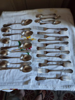 Roux Marquiand Partie De Ménagère Style Empire 25 Pièces Fourchettes Cuillères Décor De Guirlande Clochettes Coquilles - Silverware