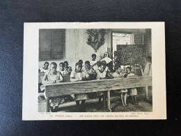 SP CPA GABON / UNE CLASSE CHEZ LES SOEURS BLEUES DE CASTRES / SANS CORRESPONDANCE - Brieven En Documenten