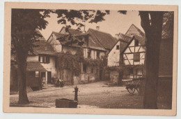 67 - BOUXWILLER - Petite Place Du Village - Cpa - Bas Rhin - Bouxwiller