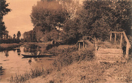 Arçais * La Sèvre Et Le Marais Poitevin * Barque Pont Passerelle - Other & Unclassified