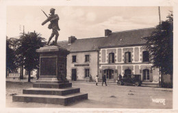 56/ CLEGUEREC / LE MONUMENT AUX MORTS - Cleguerec