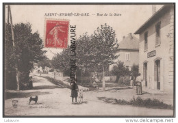 38----SAINT ANDRE LE GAZ---Rue De La Gare---animé - Saint-André-le-Gaz