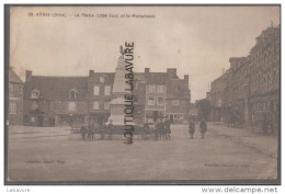 61 - ATHIS -La Place (coté Sud ) Et Le Monument- Coq Sur Le Monument-----belle Animation - Athis De L'Orne