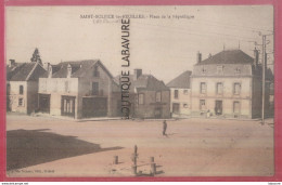 87 - SAINT SULPICE LES FEUILLES----Place De La République----animé - Saint Sulpice Les Feuilles