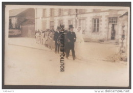 Carte Photo---Une Noce--Mariée Et Son Père--Chapeau Haut De Forme--- - Marriages