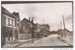 62----ST LAURENT BLANCHY--Place De L'Eglise-auto--cpsm Pf - Saint Laurent Blangy