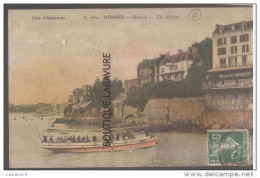 35 - DINARD - Arrivée--bateau---Colorisée-- - Dinard