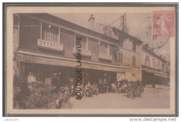 95 - GARGES LES GONESSES--Route De Gonesse--Café-Hotel Tabacs J.POUGET---terrasse Animé--cpsm Pf - Garges Les Gonesses