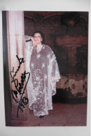 Photo Signée Autographe Cantatrice Espagnole Montserrat Caballé 1983 Opéra - Singers & Musicians