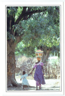 Mali - Koulikoro - Sans Légende - Femme Transportant Des Bassines - Mali