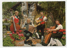 AK 161575 AUSTRIA - Der Wurzen Max Mit Dem Hippacher Trio - Mayrhofen - Ramsberg - Hippach - Zillertal - Zillertal