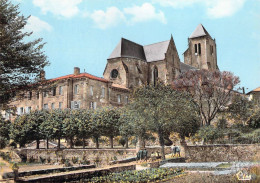 79 - Celles Sur Belle - Eglise Abbatiale Notre Dame - Vue Extérieure De L'Eglise Et De L'Abbaye - Celles-sur-Belle