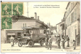 52 - DOULEVANT-LE-CHATEAU - La Place - Arrivée De L'Autobus De Chaumontais - Doulevant-le-Château