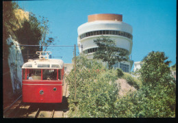 Peak Tram Near Peak Tower - Strassenbahnen