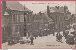 89 - EGRISELLES LE BOCAGE---Place Du Marché--camion--automobile---bien Animé - Egriselles Le Bocage