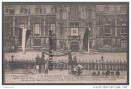 59----DOUAI Pendant L'occupation-Revue Cour De L'Hotel,le Jour D'anniversaire De L'Empereur--voir Légende - Douai