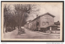 01---CHATILLION SUR CHALARONNE--place Du Champ De Foire-Hotel--cpsm Pf - Châtillon-sur-Chalaronne