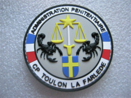 ECUSSON GEND. ADM. PENITENTIAIRE CP TOULON LA FARLEDE 83 SCRATCH AU DOS 80MM - Policia