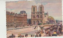 Paris  75  Carte Non Circulé_Notre-Dame Vue De La Place Saint-Michel Tres Tres Animée En Couleur-Dentelée - Notre Dame De Paris