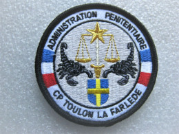 ECUSSON GEND. ADM. PENITENTIAIRE CP TOULON LA FARLEDE 83 SUR SCRATCH 80MM - Policia
