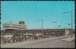Jamaica - Kingston - Palisadoes International Airport - Airplane - Cars - Morris 1100 - Jamaïque