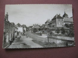 CPA PHOTO 70 MONTBOZON La Rue Du Pont Et L'ancien Couvent Des Dominicains  1950 1960 - Montbozon