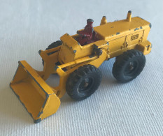LESNEY - 43 - Tractor Shovel - Scale 1:72