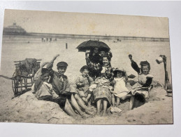 Netherlands Nederland Den Haag Scheveningen Beach Strand Lady Children Umbrella Sand Carriage 17095 Post Card POSTCARD - Den Haag ('s-Gravenhage)