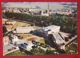 CPM Abîmée -  Armentières -(Nord) - Vue Aérienne - Clinique Les Tilleuls - Armentieres