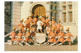 37  MAJORETTES  DE NEUVY LE ROI   1976  LA JEANNE D'ARC  TRES  BON ETAT    2 SCANS - Neuvy-le-Roi