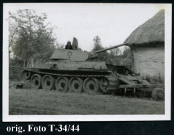 UdSSR 1944 Orig. S/w.-Foto: Panzer T 34/44 (Format 10 X 7cm) - GEPANZERTE KRAFTFAHRZEUGE / PANZER - MILITARY ARMOURED VE - Other (Earth)