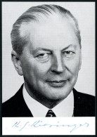 B.R.D. 1975 (ca.) S/w.-Foto-Ak: Dr. H.c. Kurt G. Kiesinger Mit Eigenhändiger Signatur , Ungebr. - B.R.D.-BUNDESPRÄSIDENT - Sonstige & Ohne Zuordnung