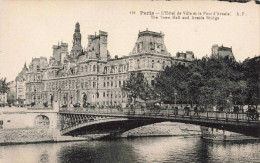 FRANCE - Paris - L'Hôtel De Ville Et Le Pont D'Arcole - AP - Animé - Carte Postale Ancienne - Piazze