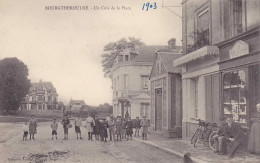 CPA - 27 - BOURTHEROULDE - Un Côté De La Place - Bourgtheroulde