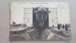 Carte Photo D'un Dirigeable , Hangar De Remisage - Zeppeline