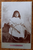 Photo 14 X 10 Cm - Jouet, Roue En Bois à Manivelle - Enfant, Fillette - Guyot Photographe à Troyes - Objects