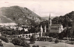FRANCE - Lourdes - La Basilique Et Le Pic Du Jer - Carte Postale - Lourdes