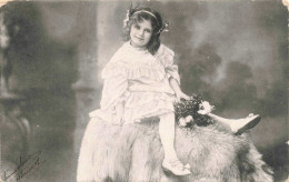 ENFANTS - Petite Fille - Carte Postale Ancienne - Portretten